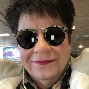 Meet your Posher, Sharon